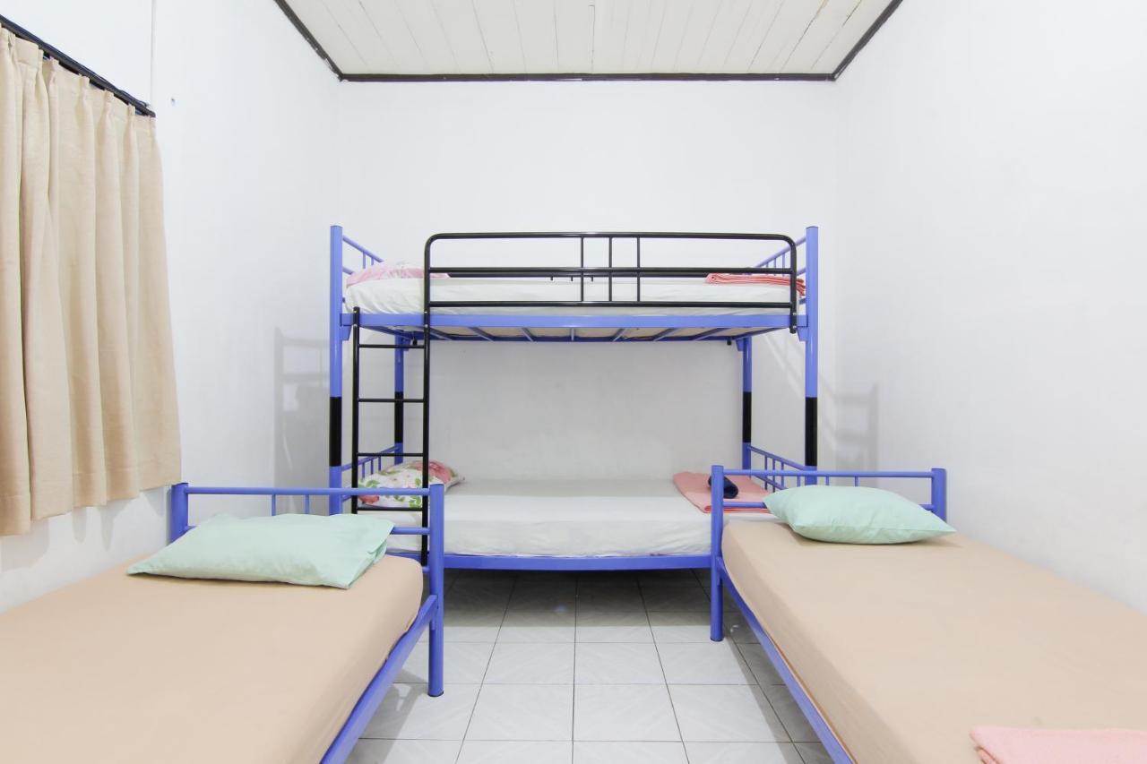 Arjuna Hostel Semarang Eksteriør billede