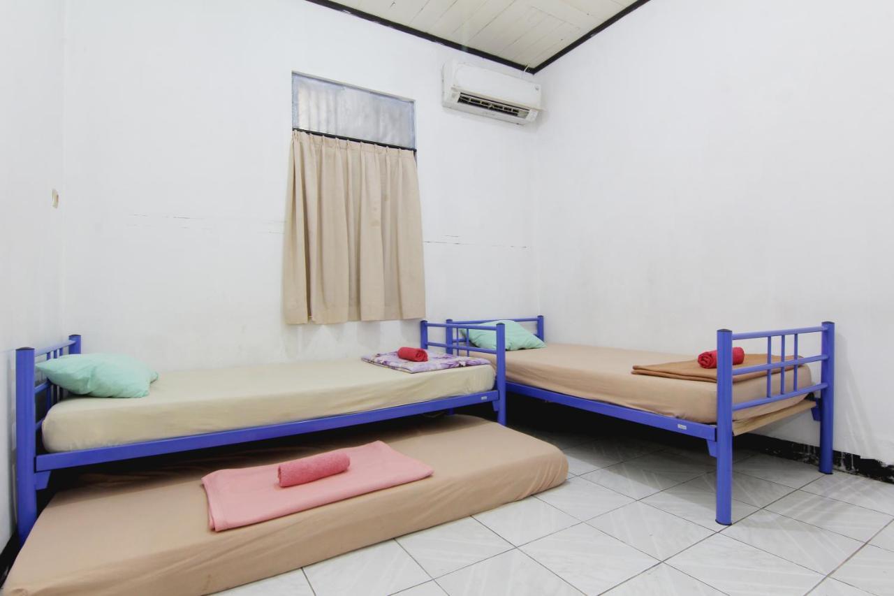Arjuna Hostel Semarang Eksteriør billede