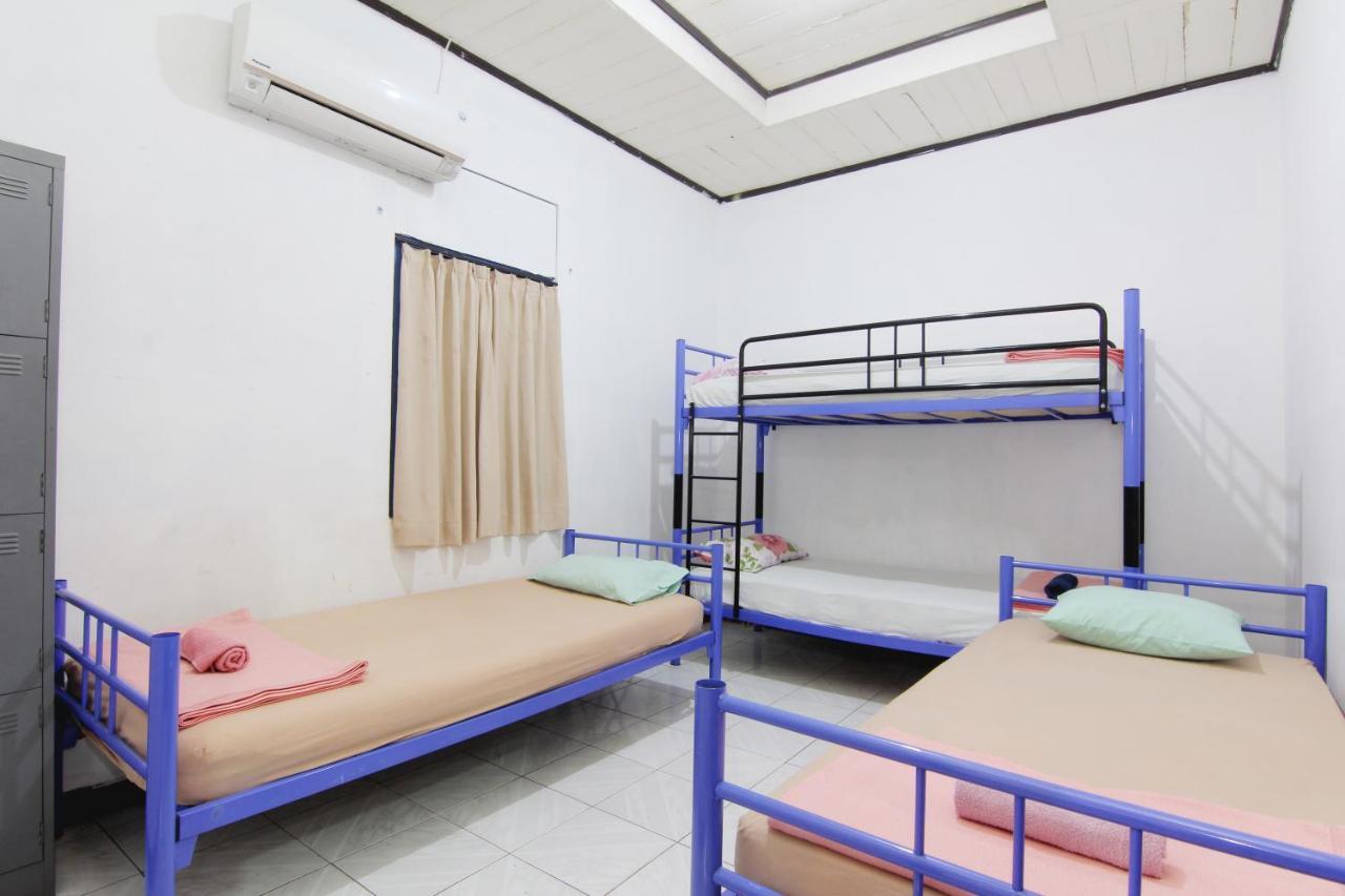 Arjuna Hostel Semarang Eksteriør billede