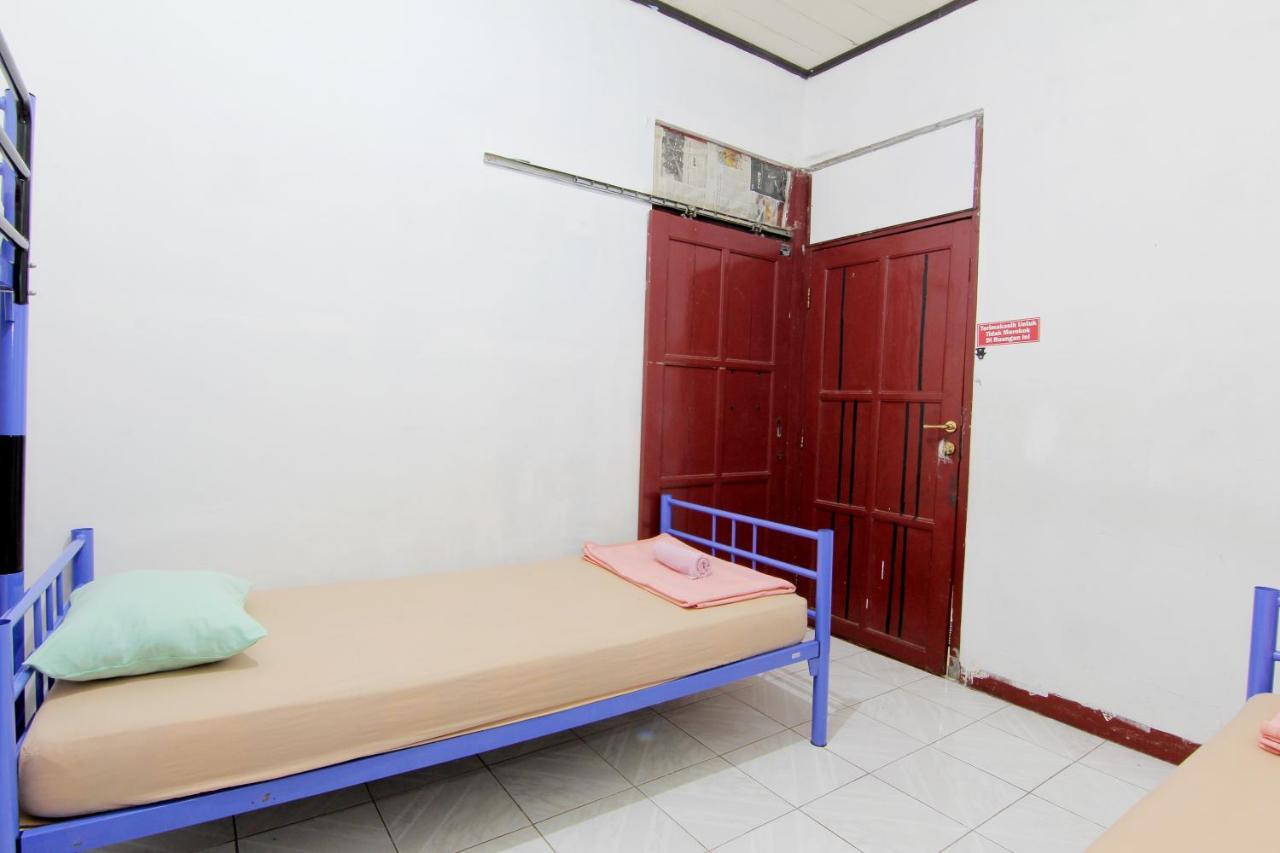 Arjuna Hostel Semarang Eksteriør billede